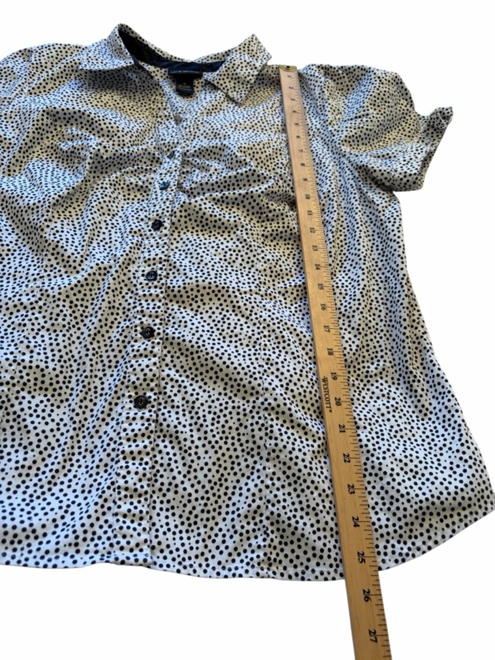 Lane Bryant short-sleeve button-down shirt-Size 18- Rusched Front - Picture 3 of 6